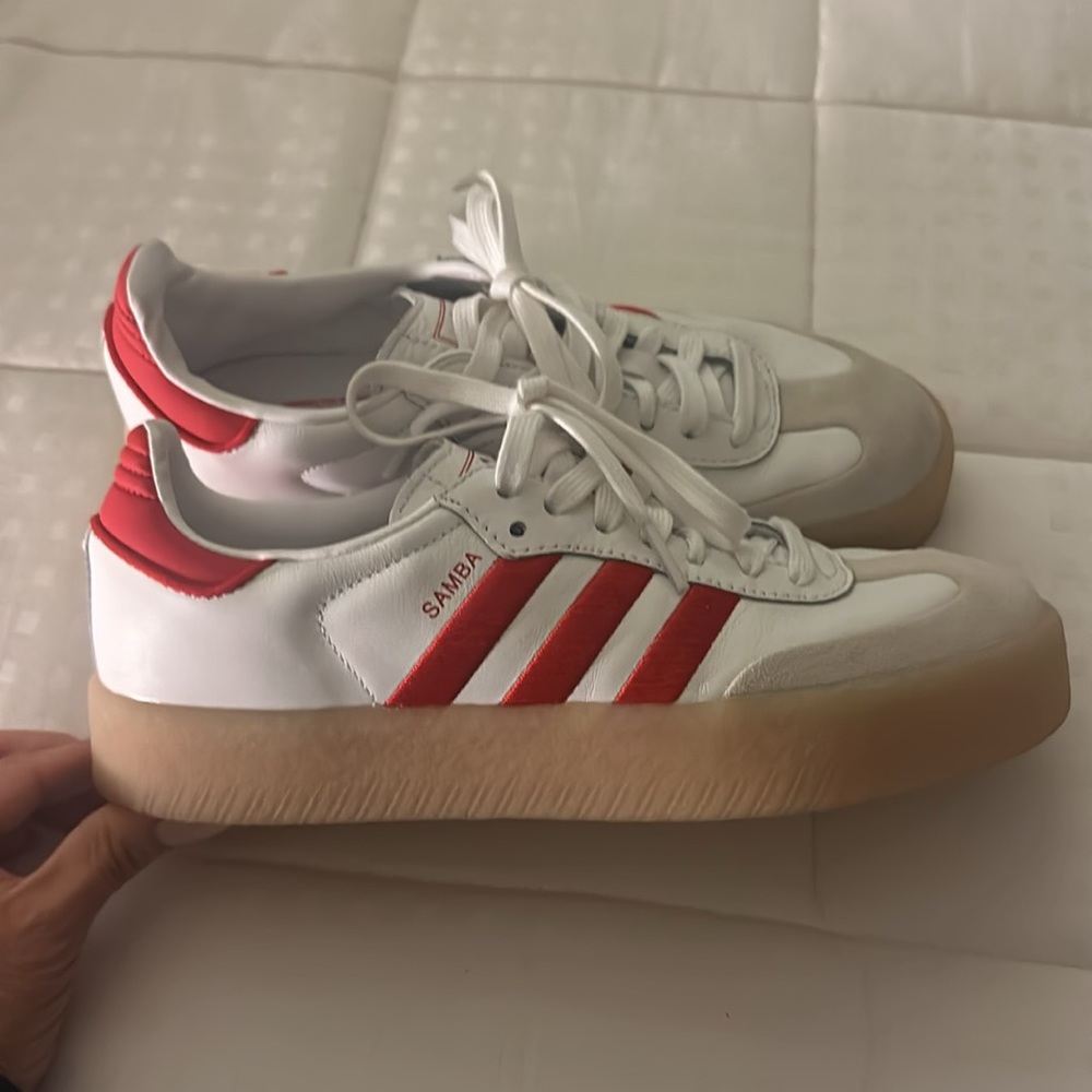 Adidas Samba women’s 7.5 fits like women’s 8.5